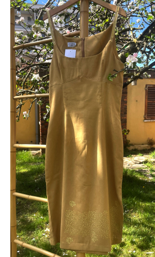 Robe. La Féline. Daim. Bretelles, faux daim beige, ajustée. Taille 34