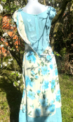 Robe La Vie rêvée des anges. Voile transparent imprimé fleurs bleues