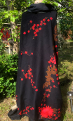 Coupon. Velours Stendhal. Noir imprimé fleurs rouge. Couture - 3