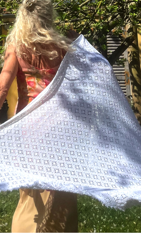 Coupon. Dentelle losanges blanc. Défaut - 3