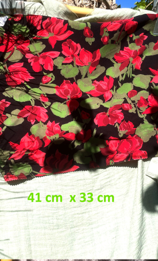 Swatch. Fleurs rouge fond noir - 1