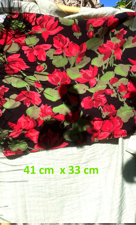 Swatch. Fleurs rouge fond noir - 1
