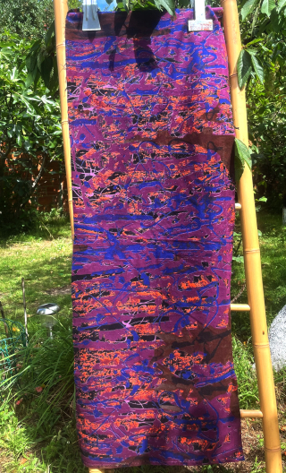 Chute de production. Painting ball prune bleu orange
