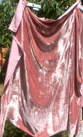 Coupon. Panne de velours rose