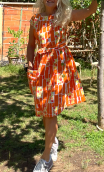 Robe plissée orange et poche. Collection privée - 1