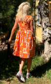 Robe plissée orange et poche. Collection privée - 5