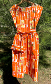 Robe plissée orange et poche. Collection privée - 6