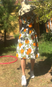 Robe Roses jaune et ceinture noire. Collection privée - 2