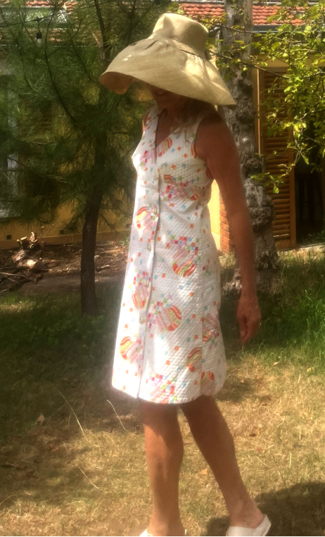 a Robe boutonnée asymétrique. Collection privée - 3