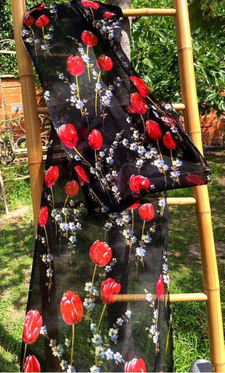 Tirelle. Voile noir Tulipes rouges - 1