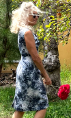 b Robe camaîeu fleurs gris. Collection privée - 3