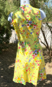 a a Robe fleurie jaune. Collection privée - 10