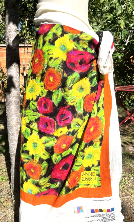 Coup de cadre orange pour Foulard Spanish Caravan - 3