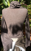 Pull marron capuche et broderie - 2