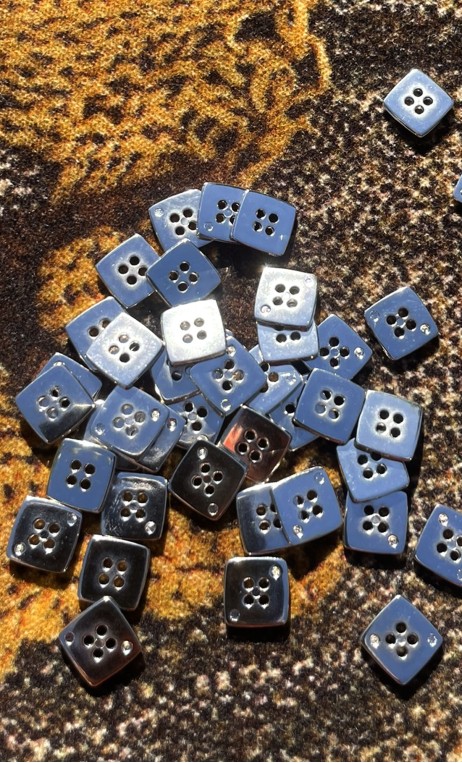 Lot de 5 Boutons carrés nickel - 1